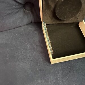 Touchstone Crystal Montana Blue stretch Bracelet